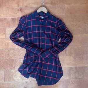 Ann Taylor LOFF Button Up